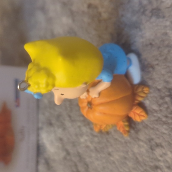 2006 " it's the Great pumpkin" Sally Hallmark ornament🎃 - Picture 3 of 11